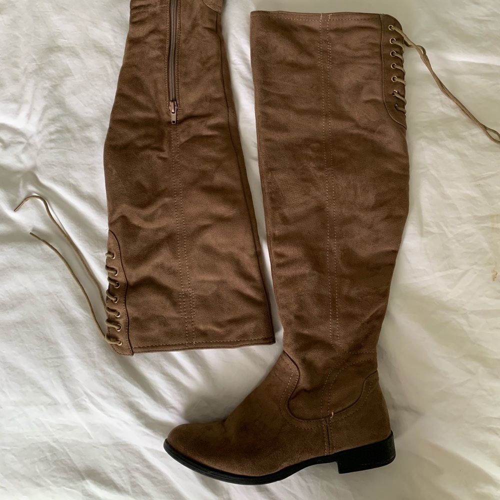 Brown tie up boots